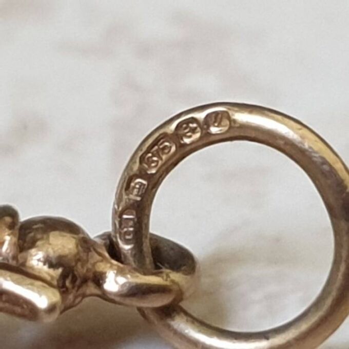 Three Stone Spinner Fob Pendant in 9ct Gold