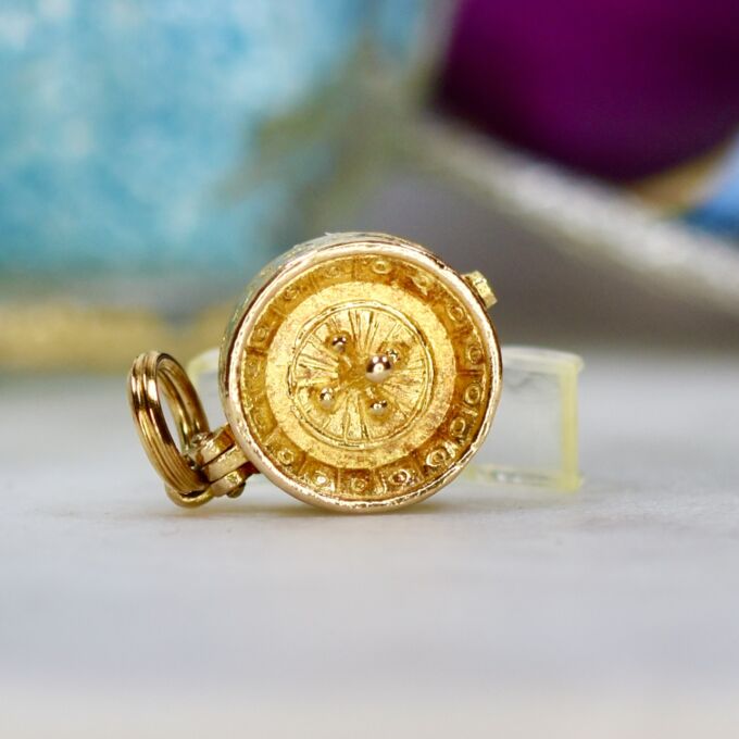 Roulette Wheel Charm Pendant with Hidden Compartment in 9ct Gold