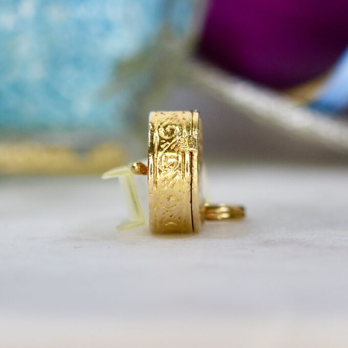 Roulette Wheel Charm Pendant with Hidden Compartment in 9ct Gold