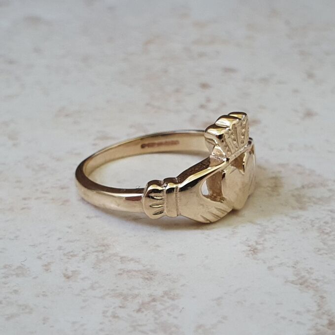 Traditional Claddagh Ring in 9ct Gold
