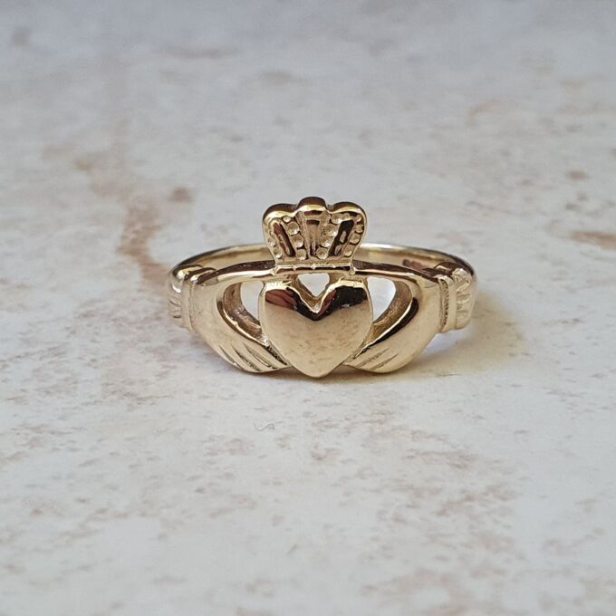Traditional Claddagh Ring in 9ct Gold