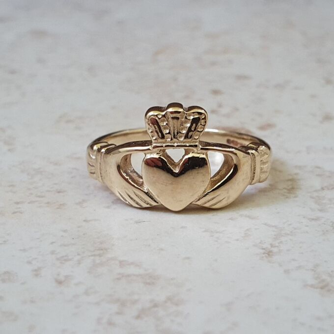 Traditional Claddagh Ring in 9ct Gold
