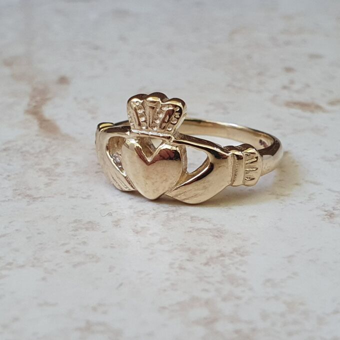 Traditional Claddagh Ring in 9ct Gold