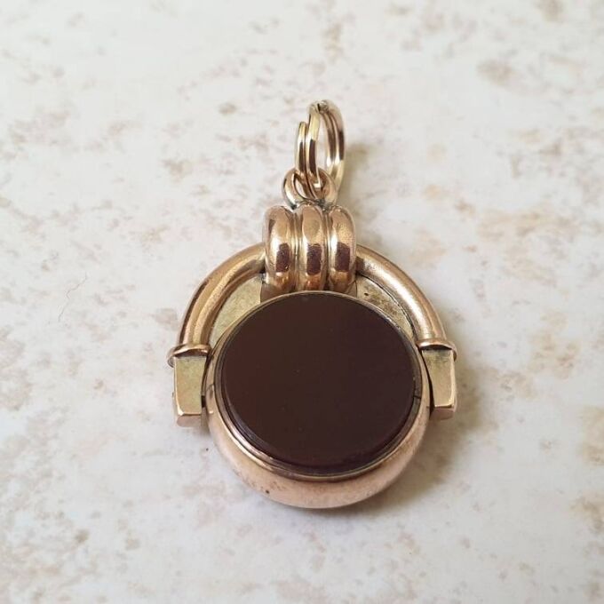 Antique Carnelian and Bloodstone Spinner Fob Pendant in 9ct Gold