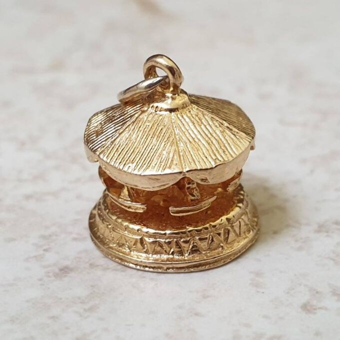 Revolving Fairground Carousel Charm Pendant in 9ct Gold