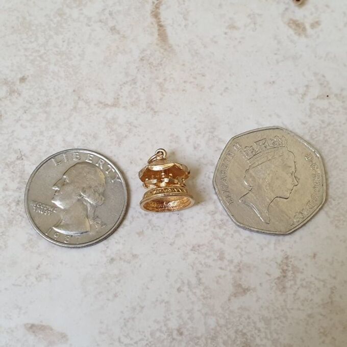 Revolving Fairground Carousel Charm Pendant in 9ct Gold