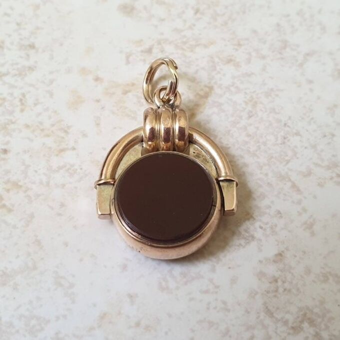 Antique Carnelian and Bloodstone Spinner Fob Pendant in 9ct Gold