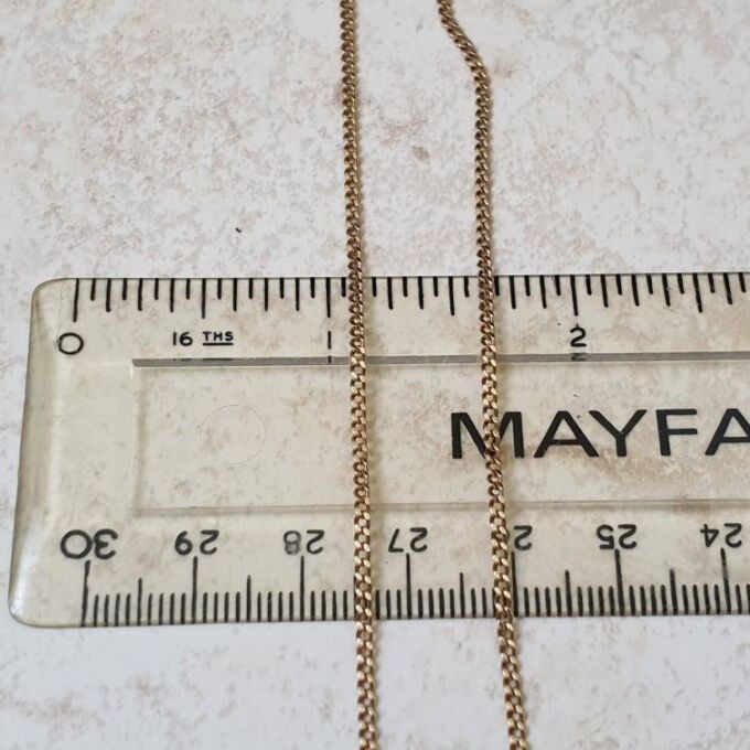 Fine Curb Chain in 9ct Gold, 20 inches.