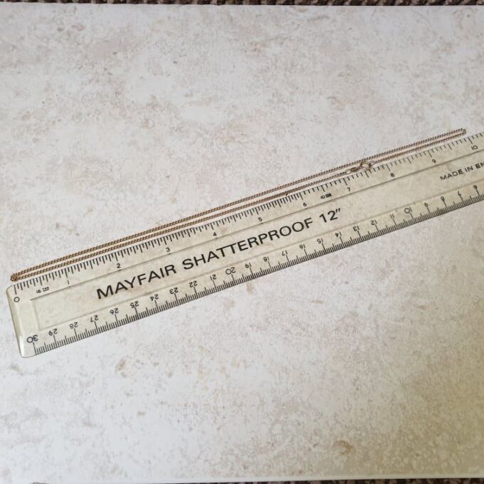 Fine Curb Chain in 9ct Gold, 20 inches.