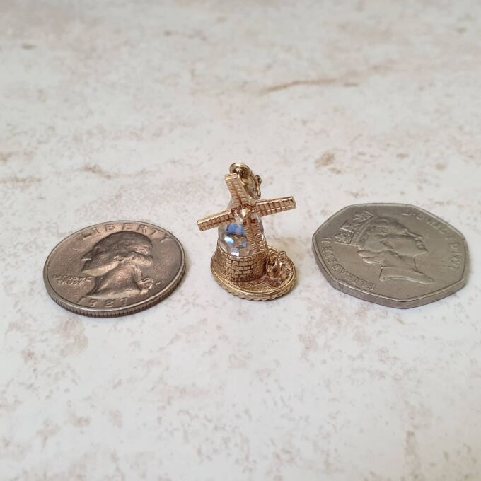Windmill Charm Pendant in 9ct Gold