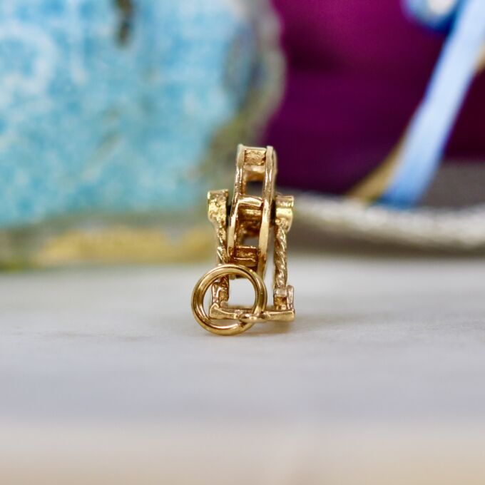 Ferris Wheel Charm pendant in 9ct Gold