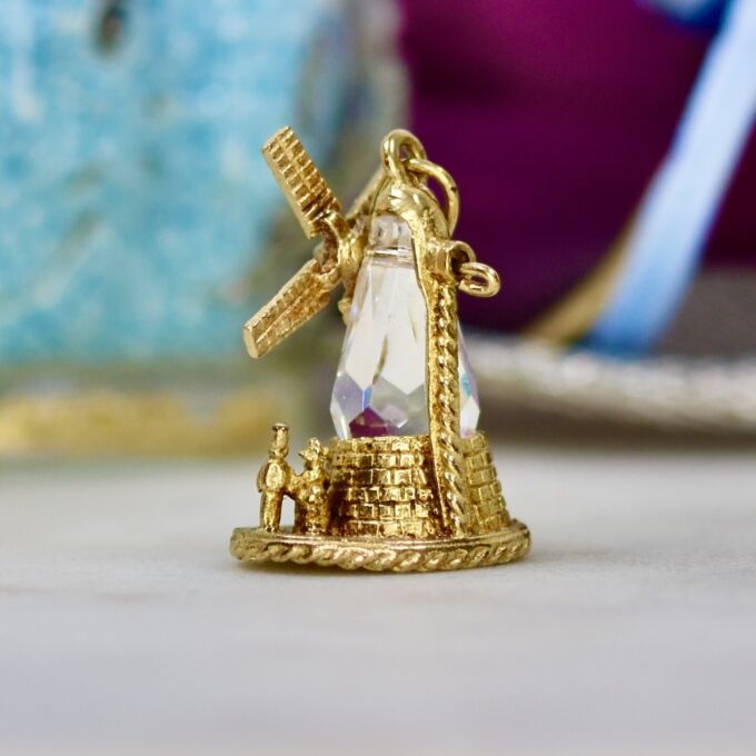 Windmill Charm Pendant in 9ct Gold