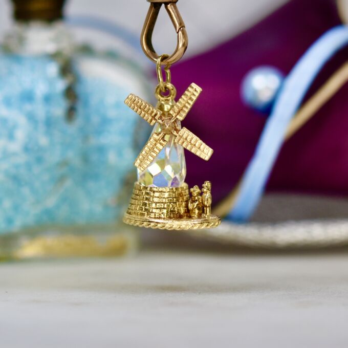 Windmill Charm Pendant in 9ct Gold