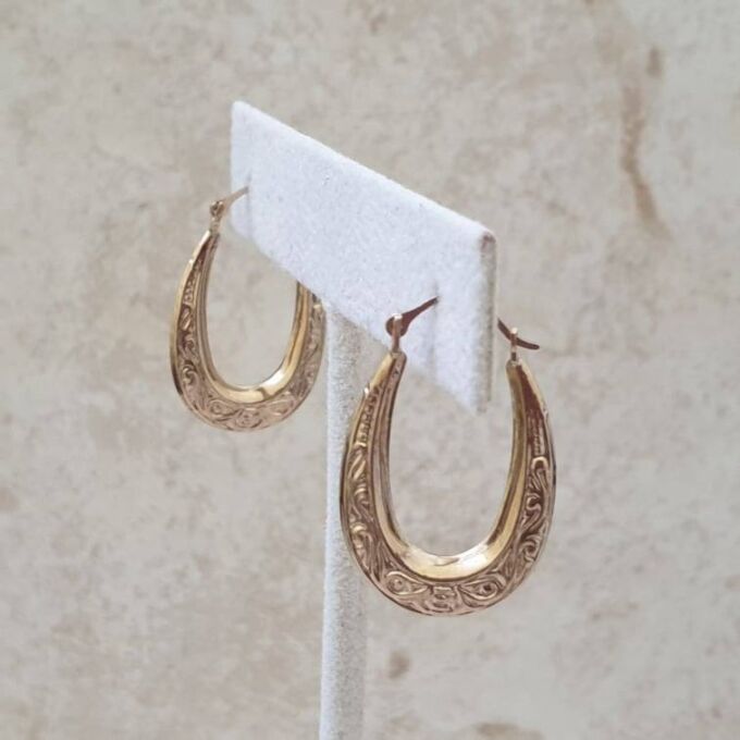 Oval Patterned Hoop Earrings in 9ct Gold