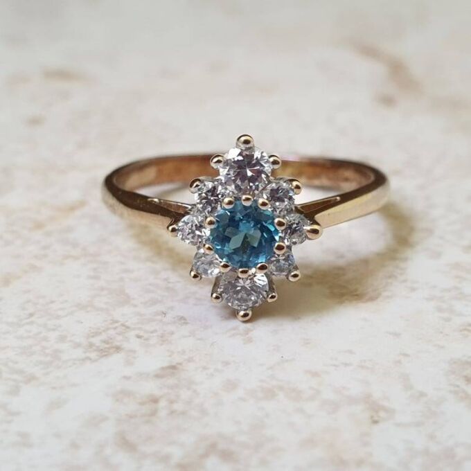 Unusual Diamond Shaped Cluster Ring in 9ct Gold