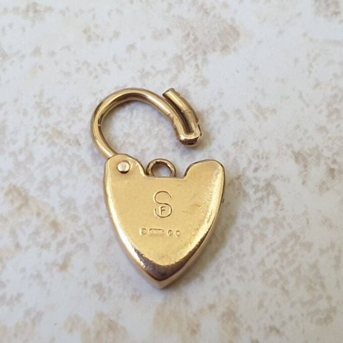 Small Engraved Padlock in 9ct Gold