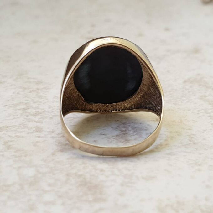 Oval Onyx Signet Ring in 9ct Gold