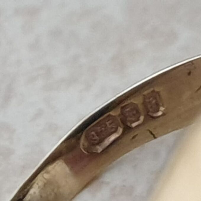 Oval Onyx Signet Ring in 9ct Gold