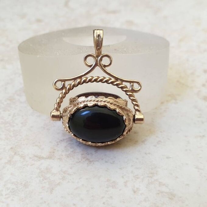 Three Stone Spinner Fob Pendant in 9ct Gold