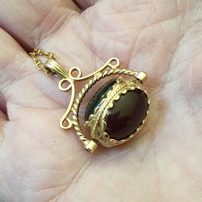 Three Stone Spinner Fob Pendant in 9ct Gold