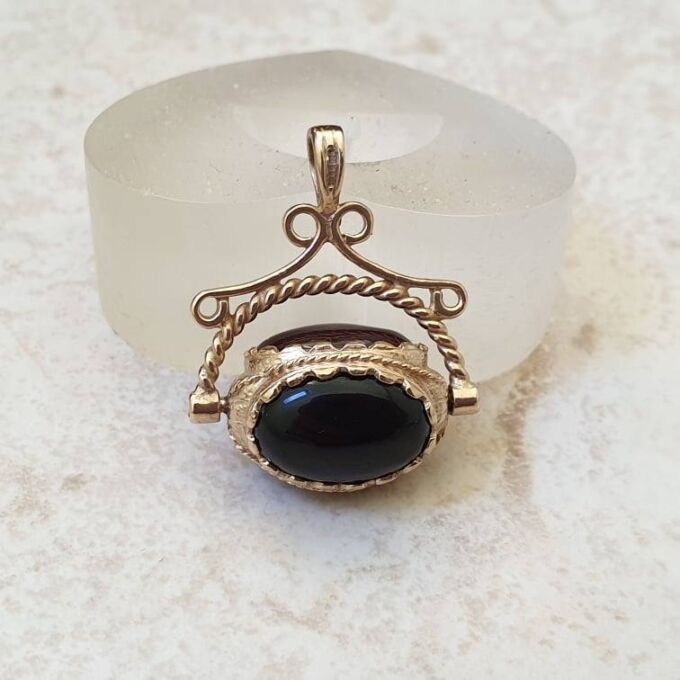 Three Stone Spinner Fob Pendant in 9ct Gold