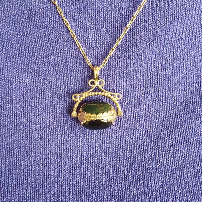 Three Stone Spinner Fob Pendant in 9ct Gold