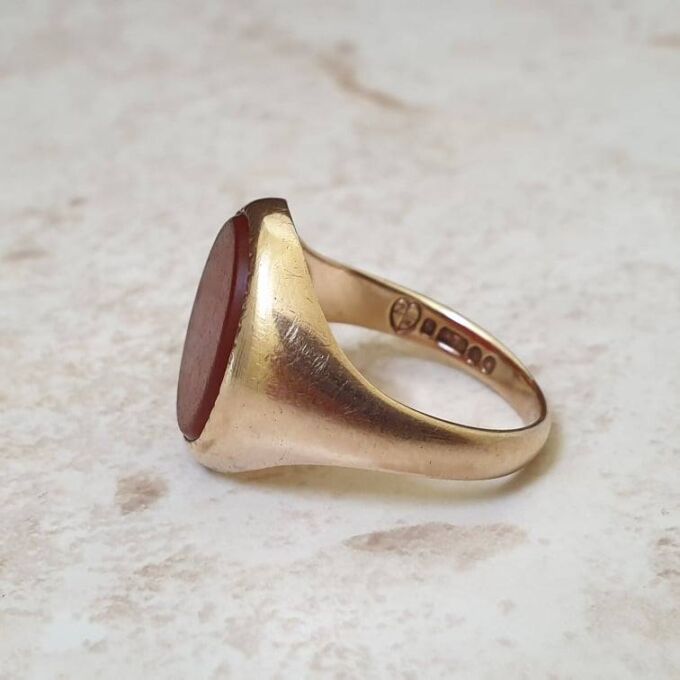 Carnelian Signet Ring in 9ct Gold