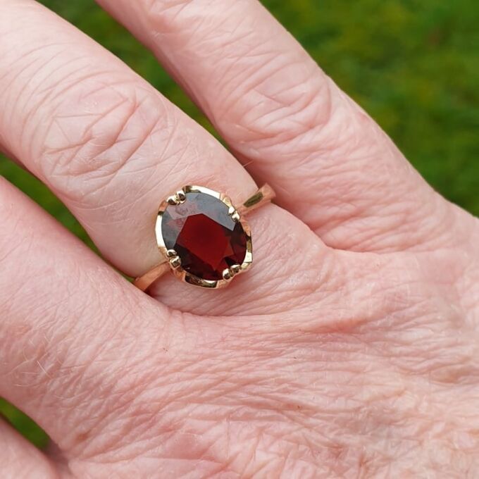 Garnet Solitaire Ring in 9ct Gold