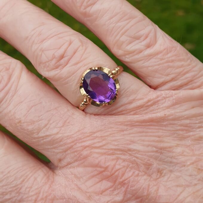 Amethyst Solitaire Ring in 9ct Gold