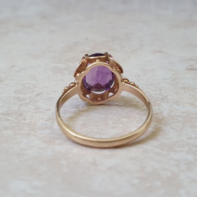 Amethyst Solitaire Ring in 9ct Gold