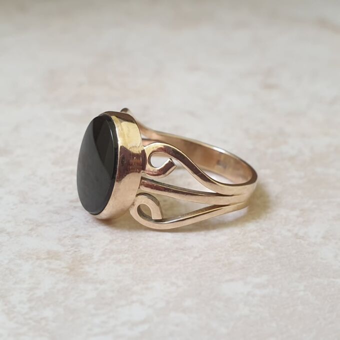Onyx Solitaire Ring in 9ct Gold