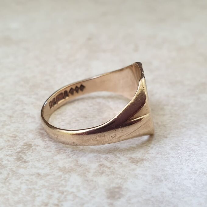 Sunray Signet Ring in 9ct Gold