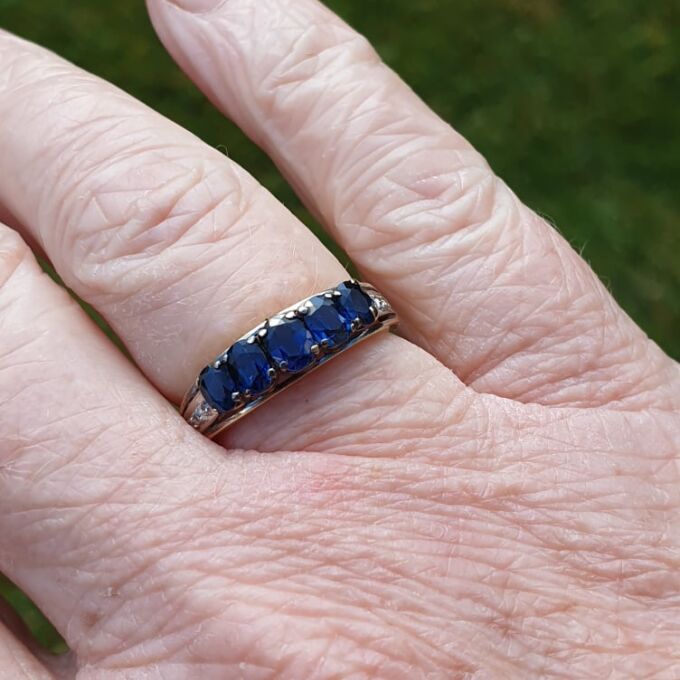 Five Stone Sapphire Ring in 14ct Gold