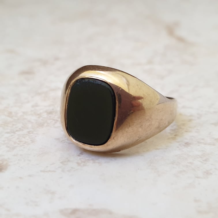 Onyx Signet Ring in 9ct Gold - Gems Afire - Vintage Jewellery UK