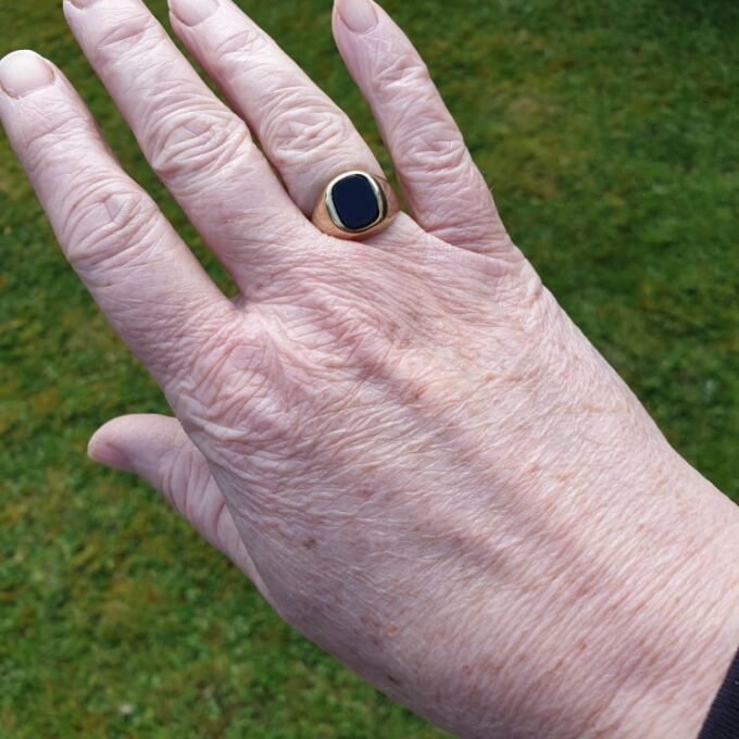 Onyx Signet Ring in 9ct Gold