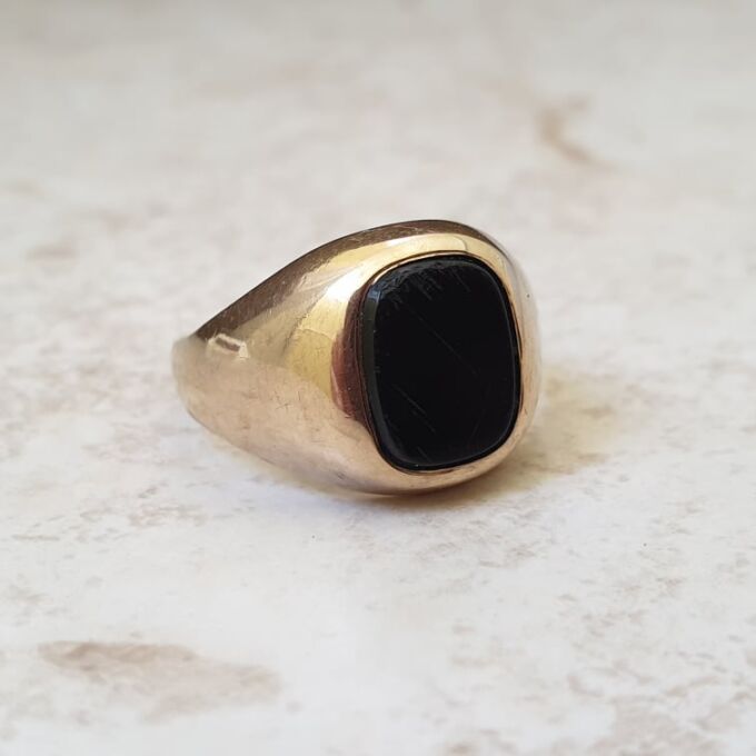 Onyx Signet Ring in 9ct Gold - Gems Afire - Vintage Jewellery UK