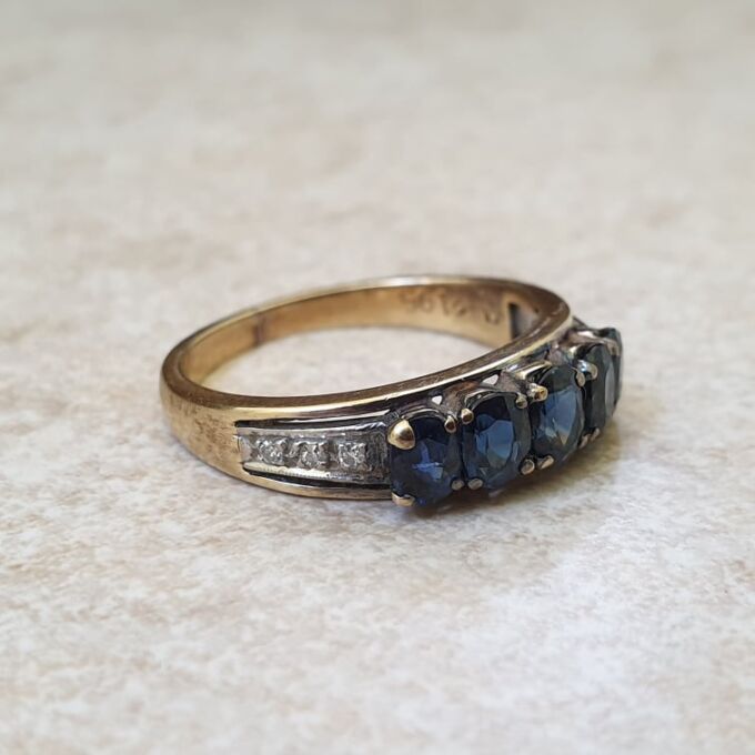 Five Stone Sapphire Ring in 14ct Gold
