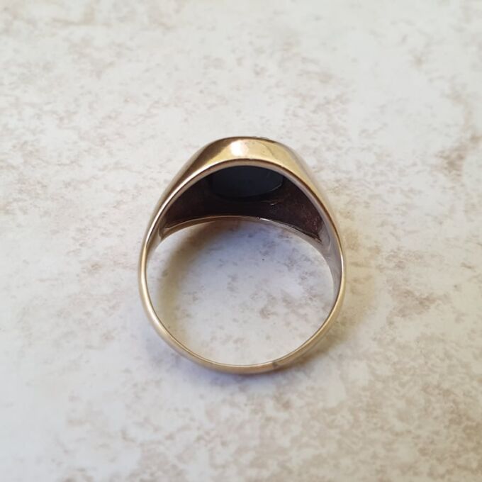 Onyx Signet Ring in 9ct Gold