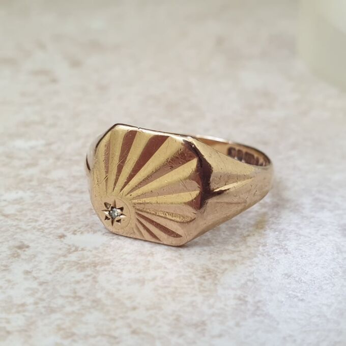 Sunray Signet Ring in 9ct Gold