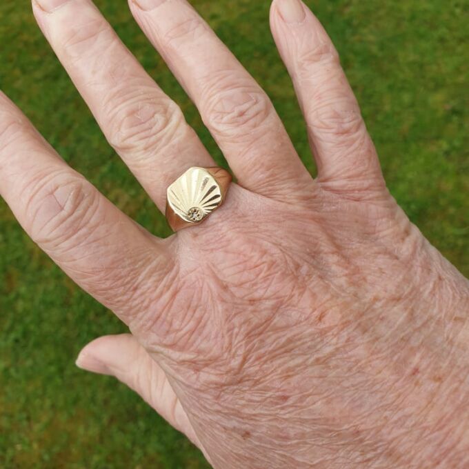 Sunray Signet Ring in 9ct Gold