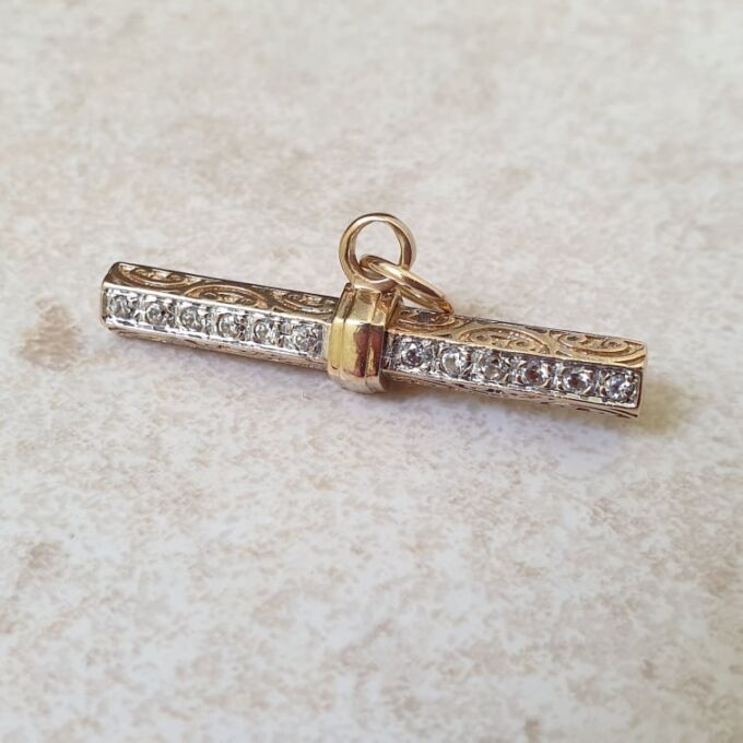 Ornate Albert or T Bar in 9ct Gold