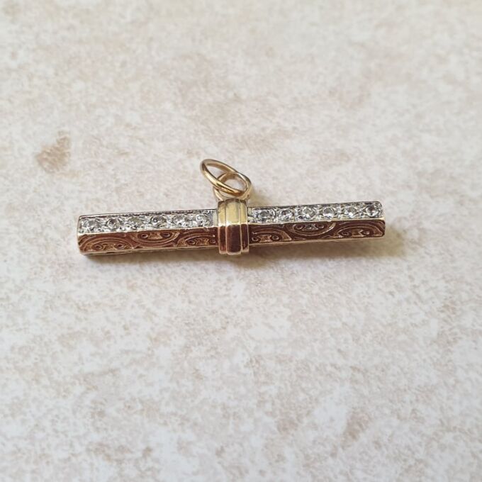 Ornate Albert or T Bar in 9ct Gold