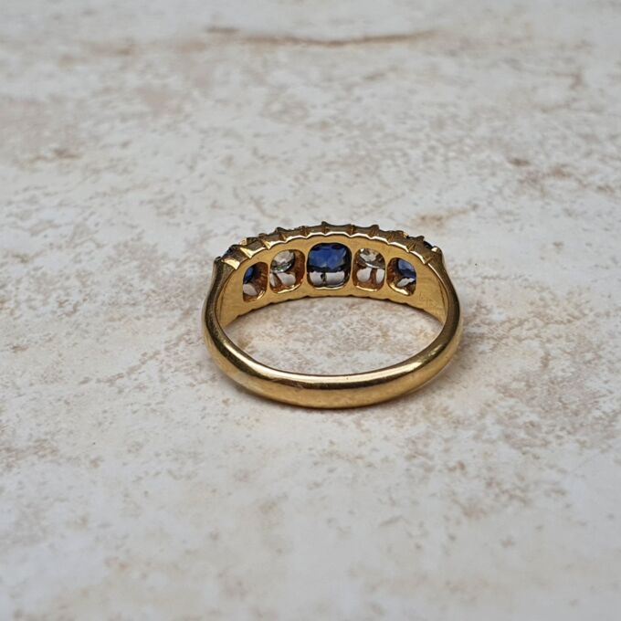 Antique Sapphire & Diamond Ring in 18ct Gold
