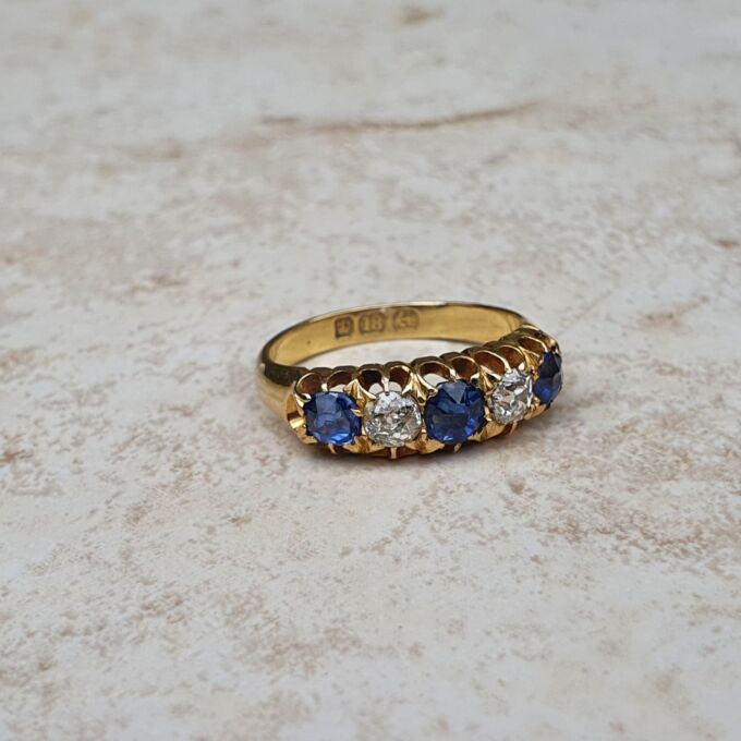 Antique Sapphire & Diamond Ring in 18ct Gold