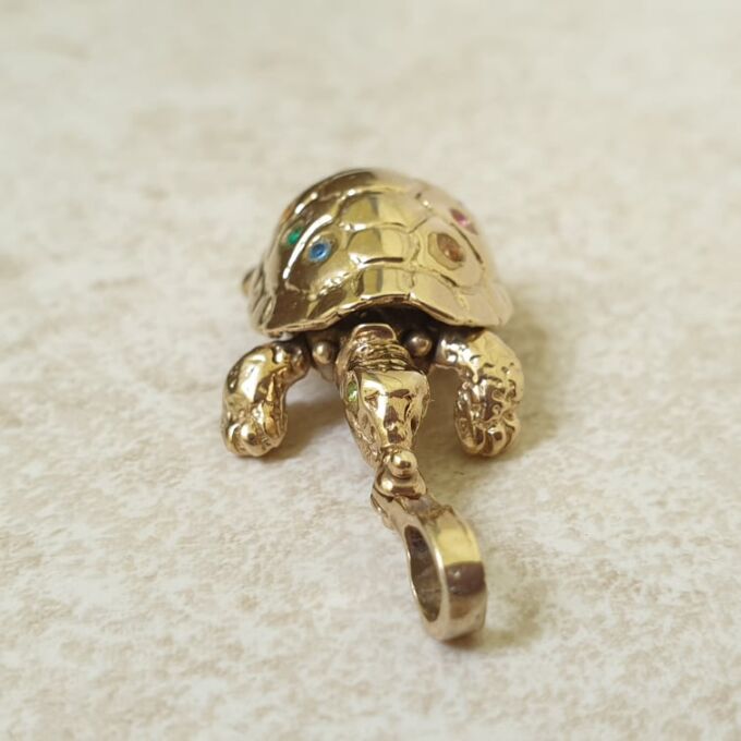 Cute Tortoise Pendant in 9ct Gold