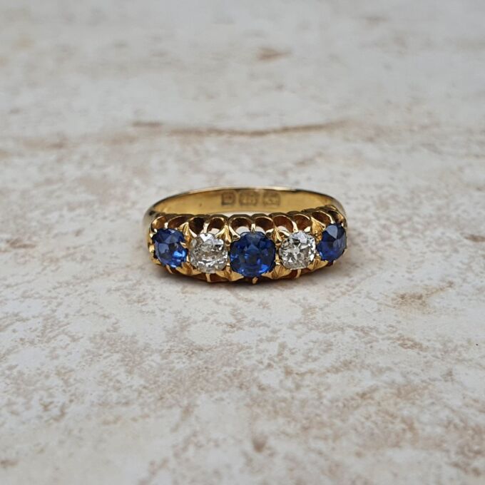 Antique Sapphire & Diamond Ring in 18ct Gold