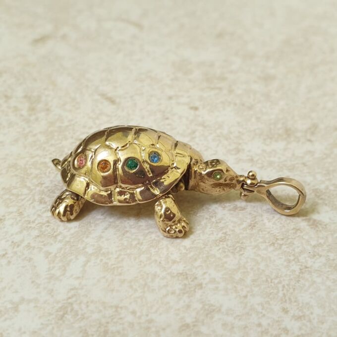 Cute Tortoise Pendant in 9ct Gold