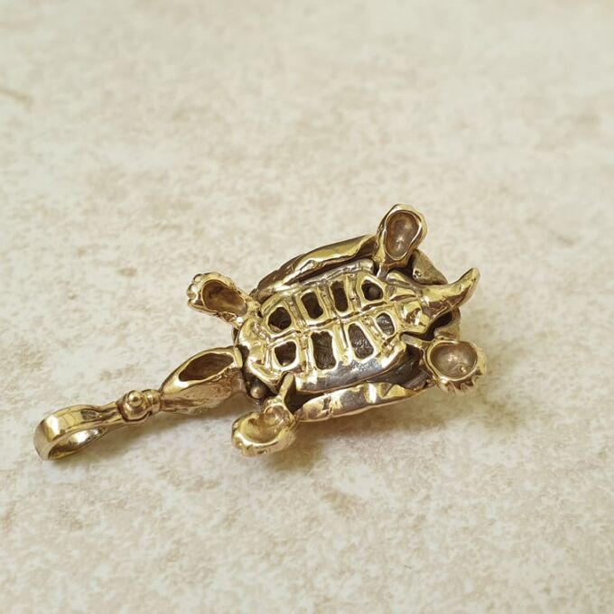 Cute Tortoise Pendant in 9ct Gold
