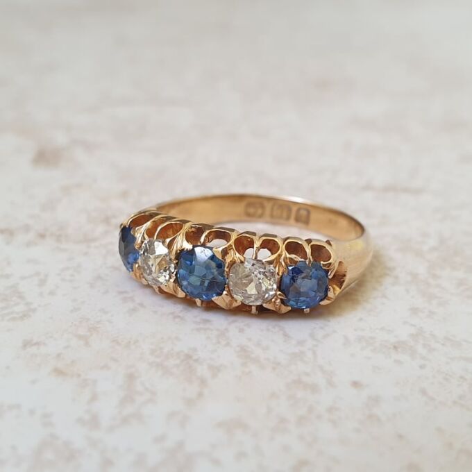 Antique Sapphire & Diamond Ring in 18ct Gold