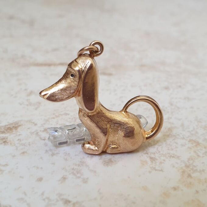 Sitting Hound Dog Pendant in 9ct Gold